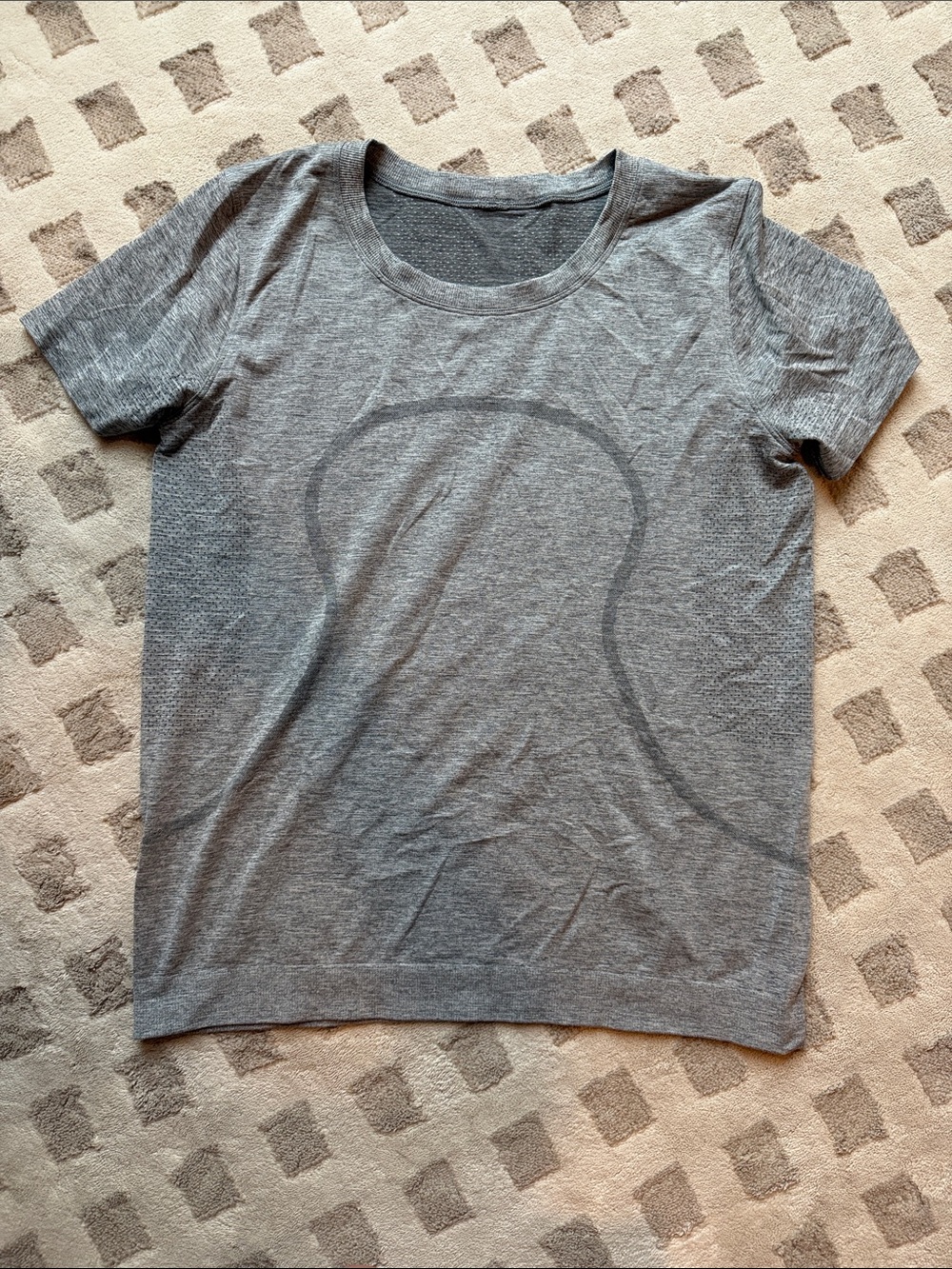 lululemon athletica Heather Gray Short Sleeve Crew Tee